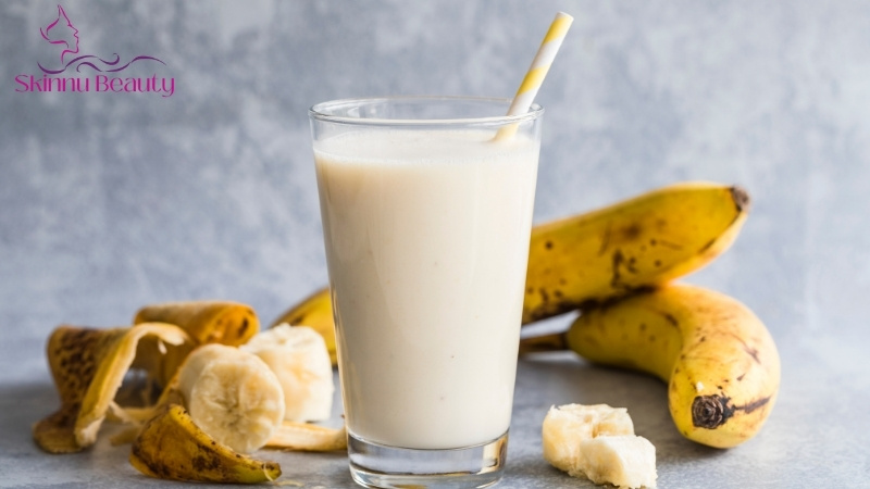 cách làm đẹp da mặt bằng sữa tươi không đường và chuối